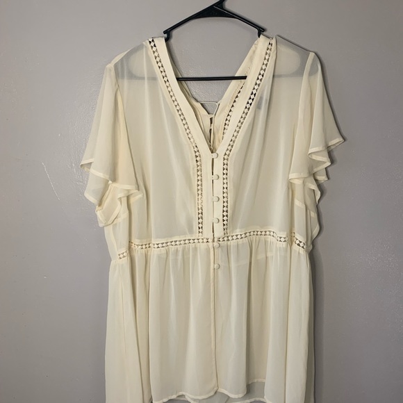 Torrid Short Sleeve Blouse - Picture 3 of 6